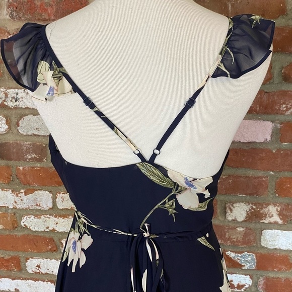 Lulu’s All Mine Navy Blue Floral Print
High-Low Wrap Dress Size Small New - Picture 5 of 9